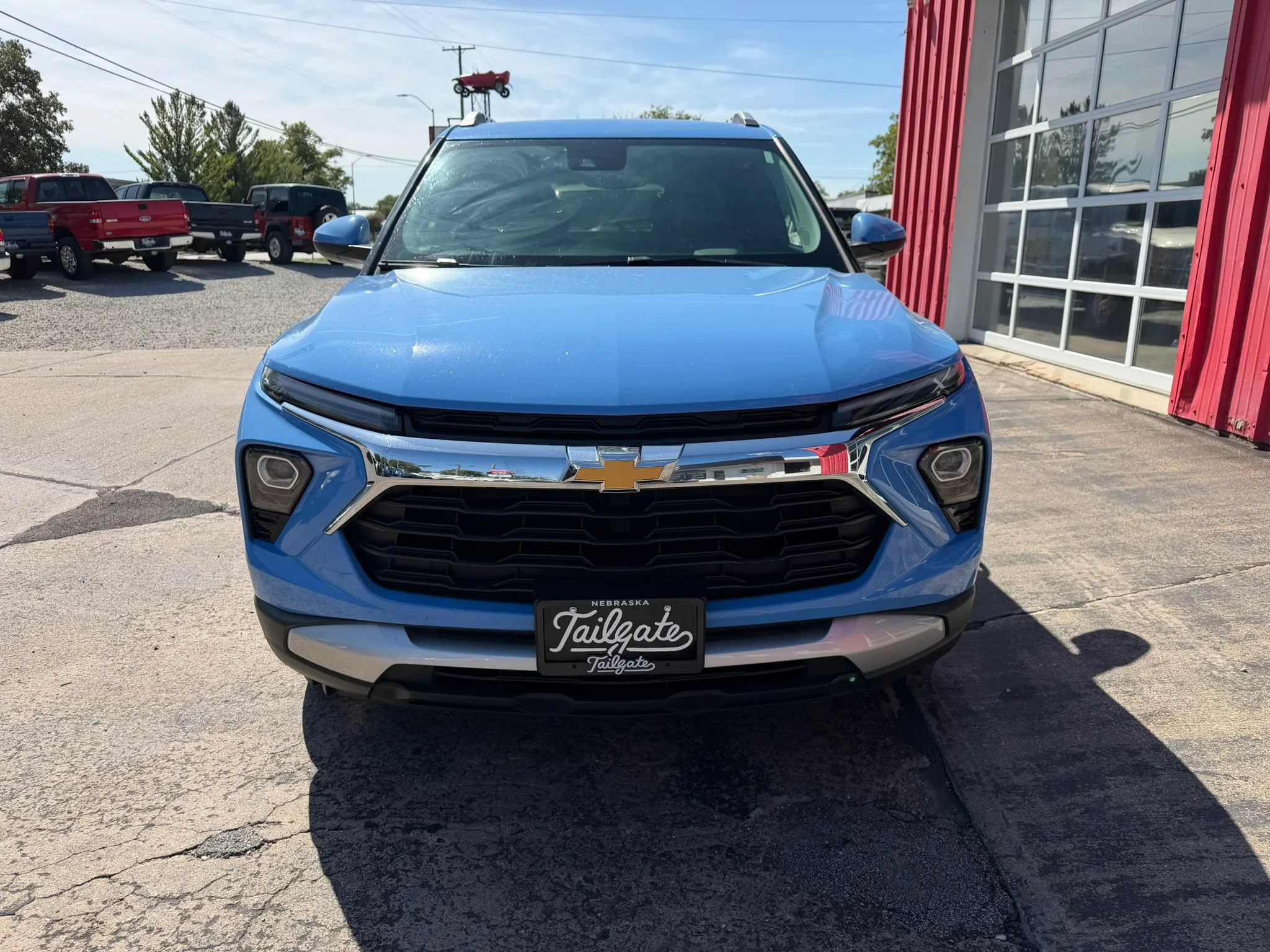 Used 2024 Chevrolet TrailBlazer LT w/ Convenience Package AWD/4WD image 3
