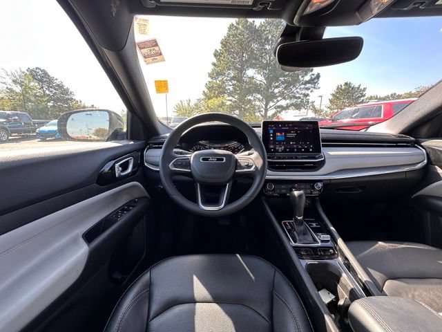 Used 2023 Jeep Compass Limited AWD/4WD image 15