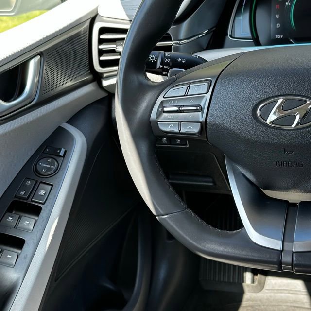 Used 2020 Hyundai Ioniq SEL FWD image 32