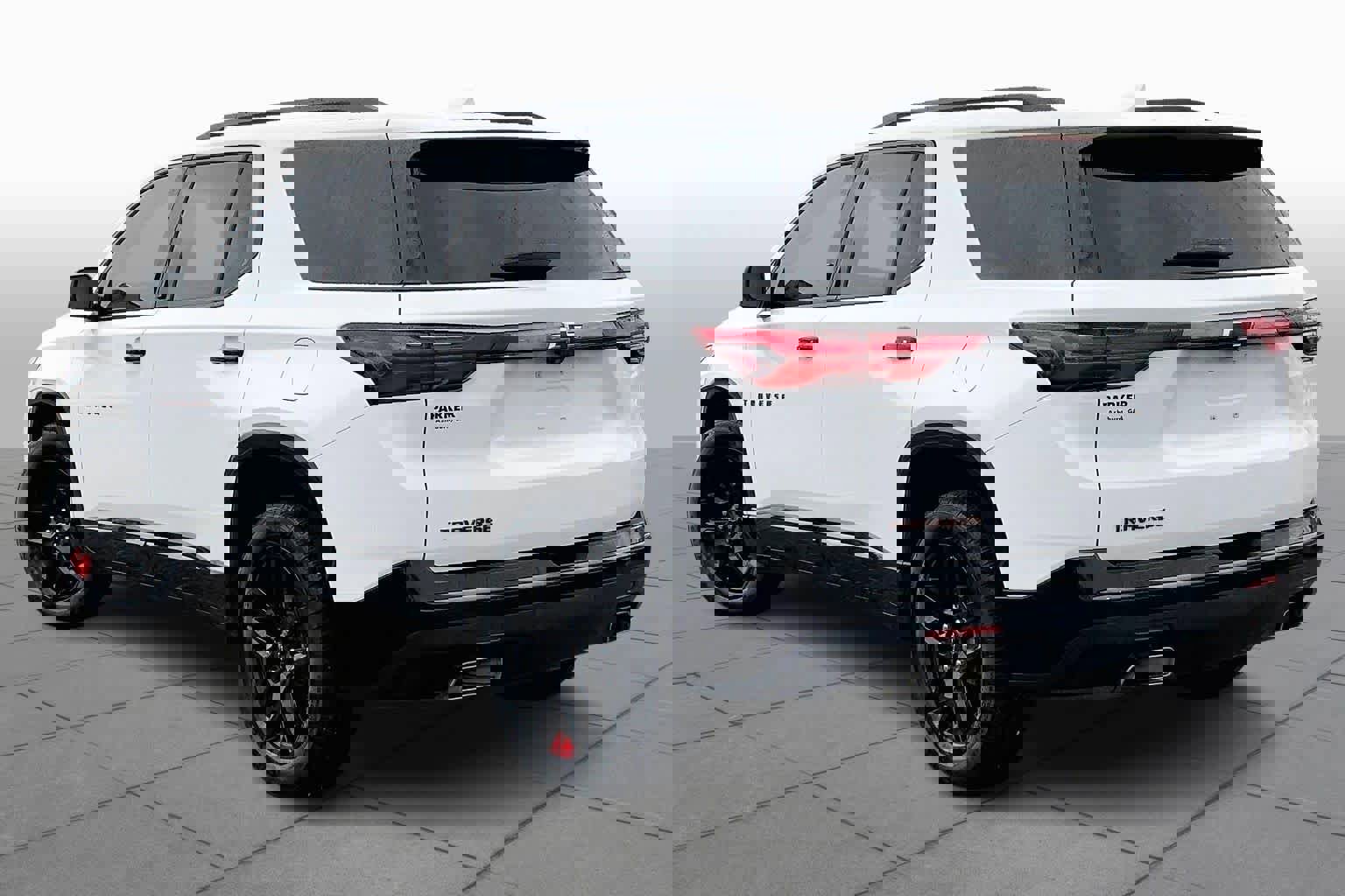 Used 2023 Chevrolet Traverse Premier w/ Redline Edition image 12