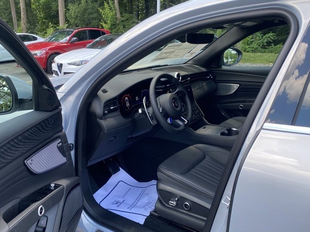 New 2024 Maserati Grecale GT image 19