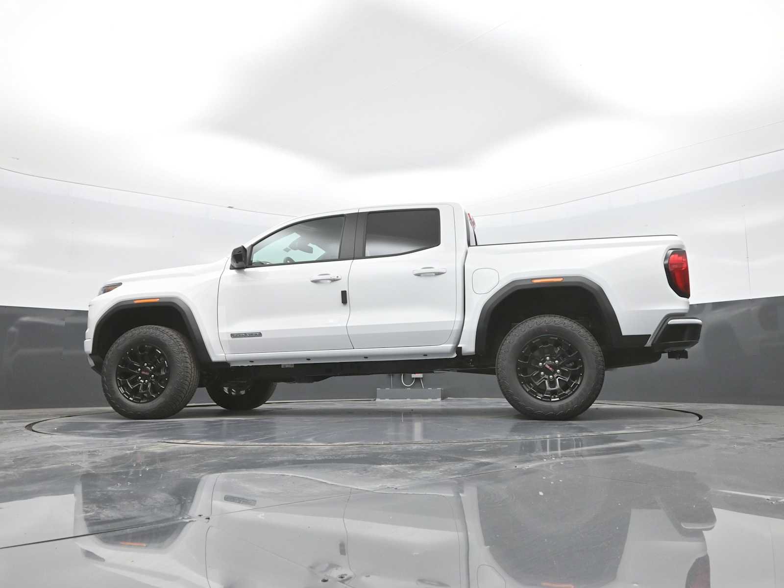 New 2026 GMC Canyon Elevation w/ Convenience Package RWD image 37