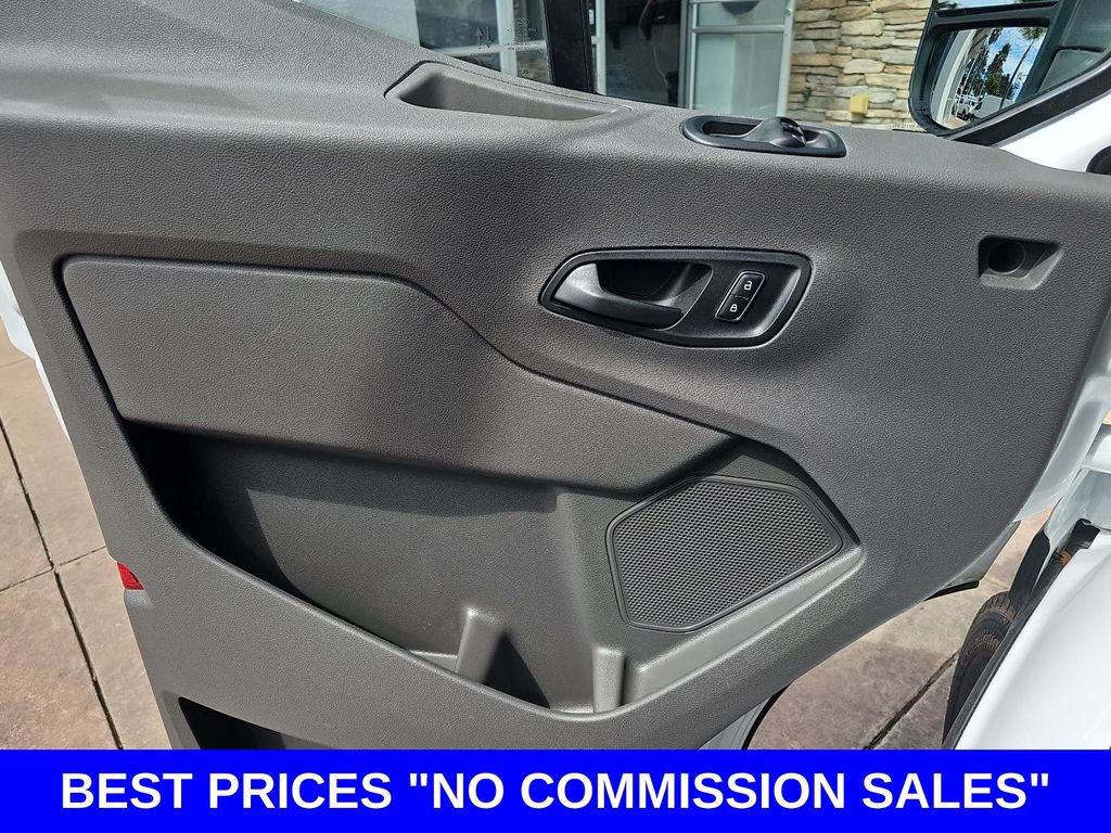Used 2025 Ford Transit 250 Low Roof RWD image 25