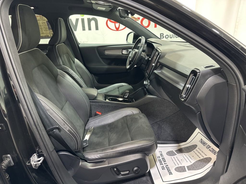 Used 2021 Volvo XC40 P8 Recharge image 12