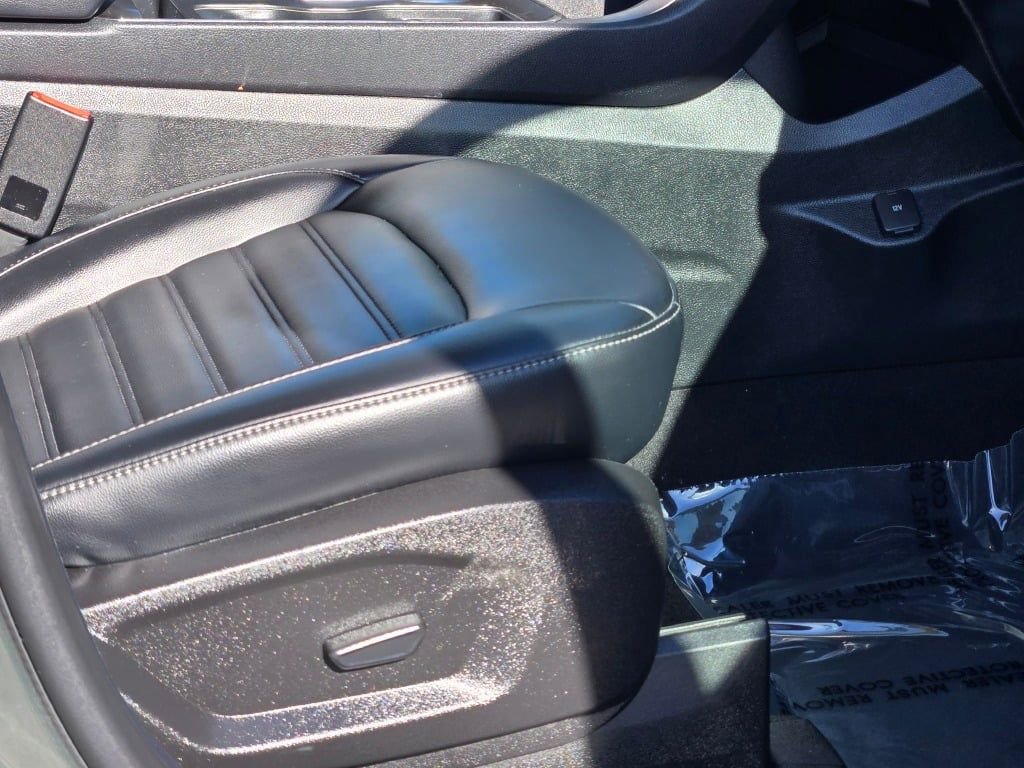 Used 2022 Ford Edge SEL w/ Convenience Package image 7