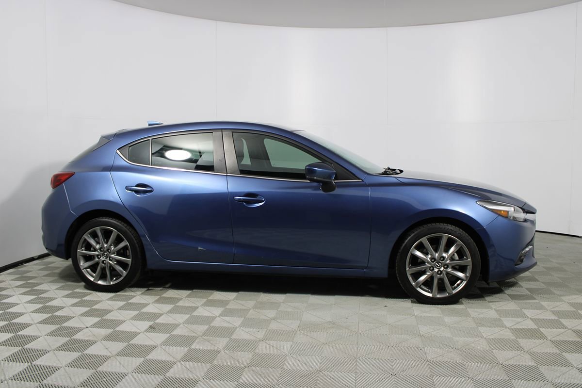 Used 2018 MAZDA MAZDA3 Grand Touring w/ Premium Equipment Package image 39
