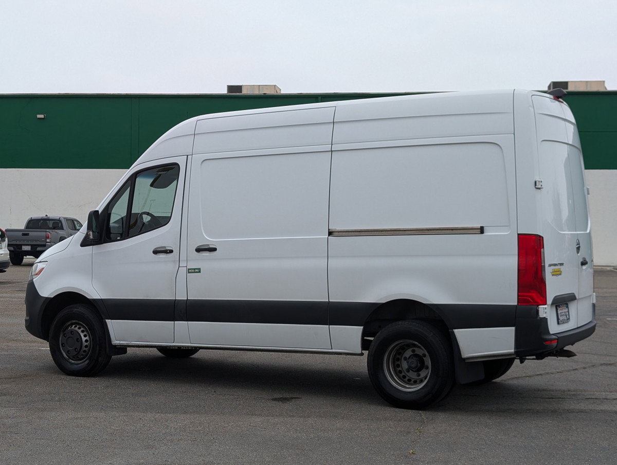 Used 2019 Freightliner Sprinter 2500 image 5