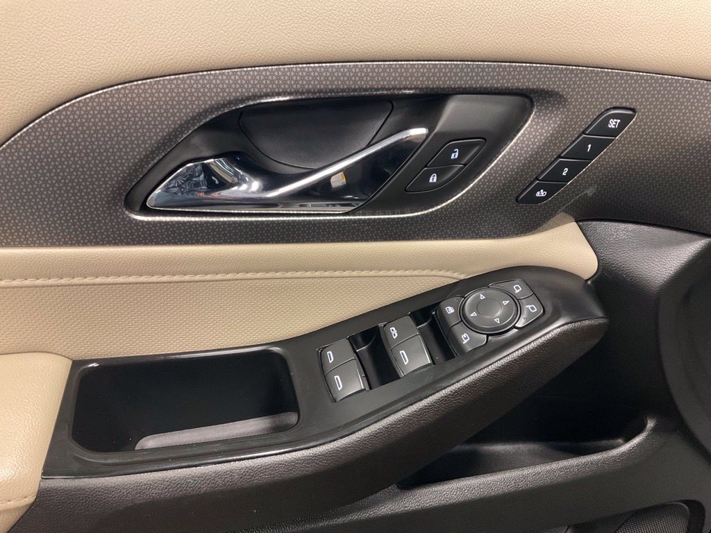 Used 2023 Chevrolet Traverse Premier w/ LPO, Floor Liner Package AWD/4WD image 16