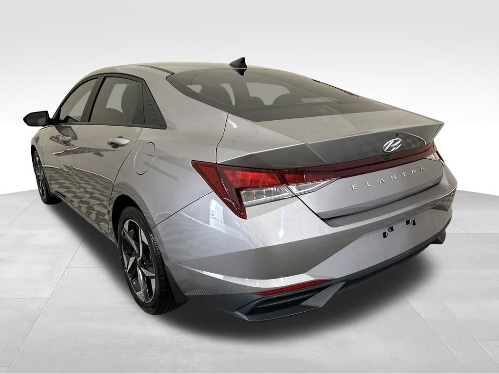 Certified 2023 Hyundai Elantra SEL w/ Convenience Package image 3