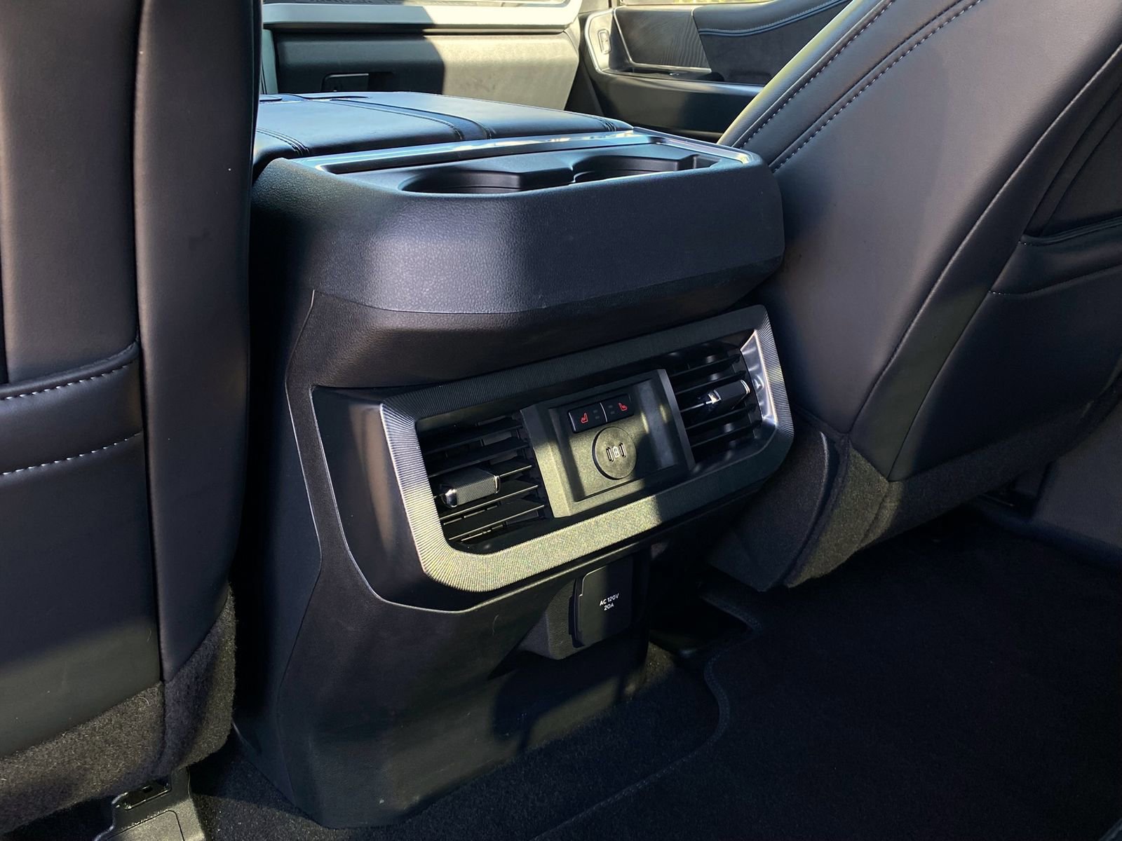 Used 2025 Ford F250 Platinum image 34