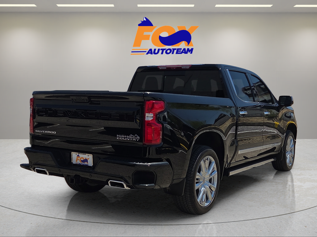 Used 2025 Chevrolet Silverado 1500 High Country AWD/4WD image 4