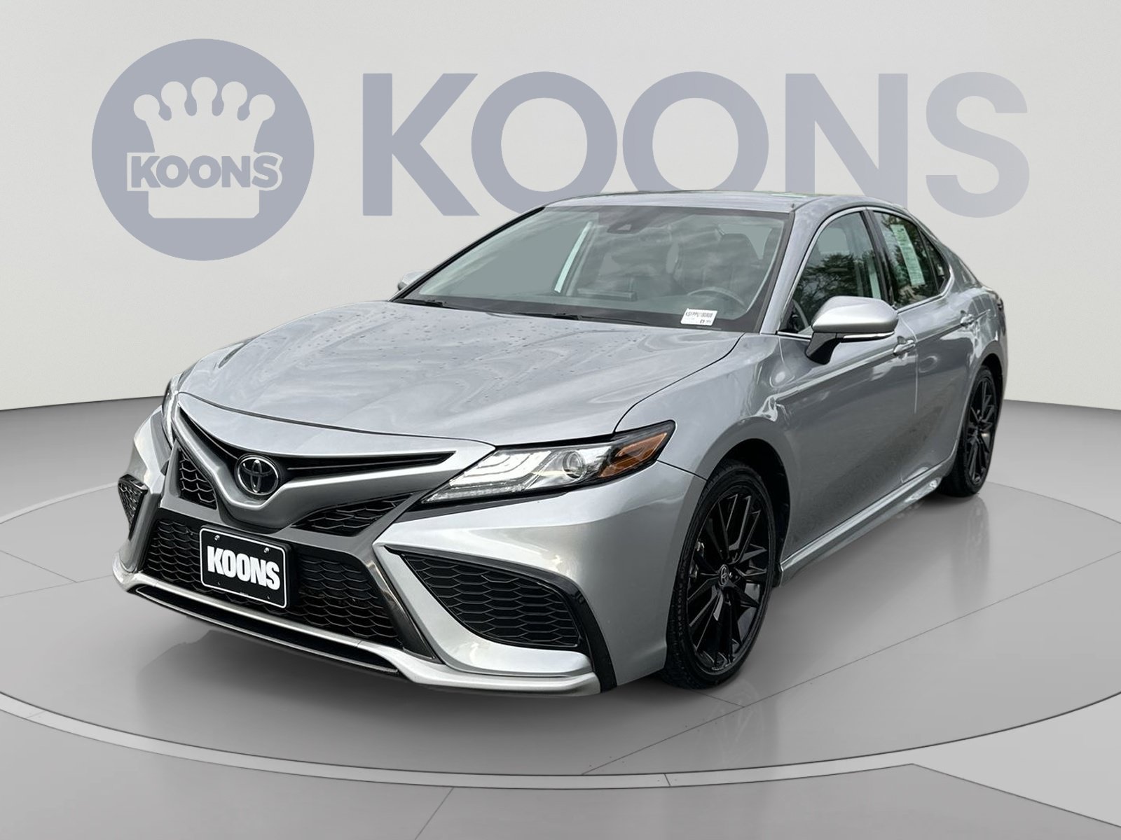 Used 2023 Toyota Camry XSE FWD image 1