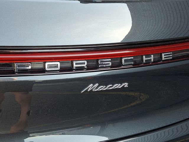Used 2026 Porsche Macan AWD/4WD image 33