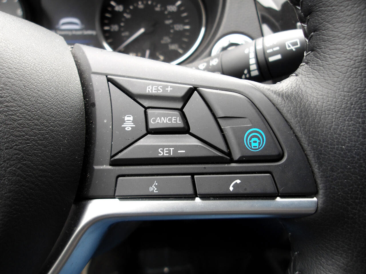 Used 2022 Nissan Rogue Sport SL w/ Premium Package image 17