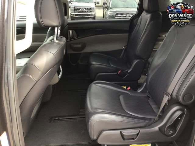 Used 2025 Kia Carnival image 28
