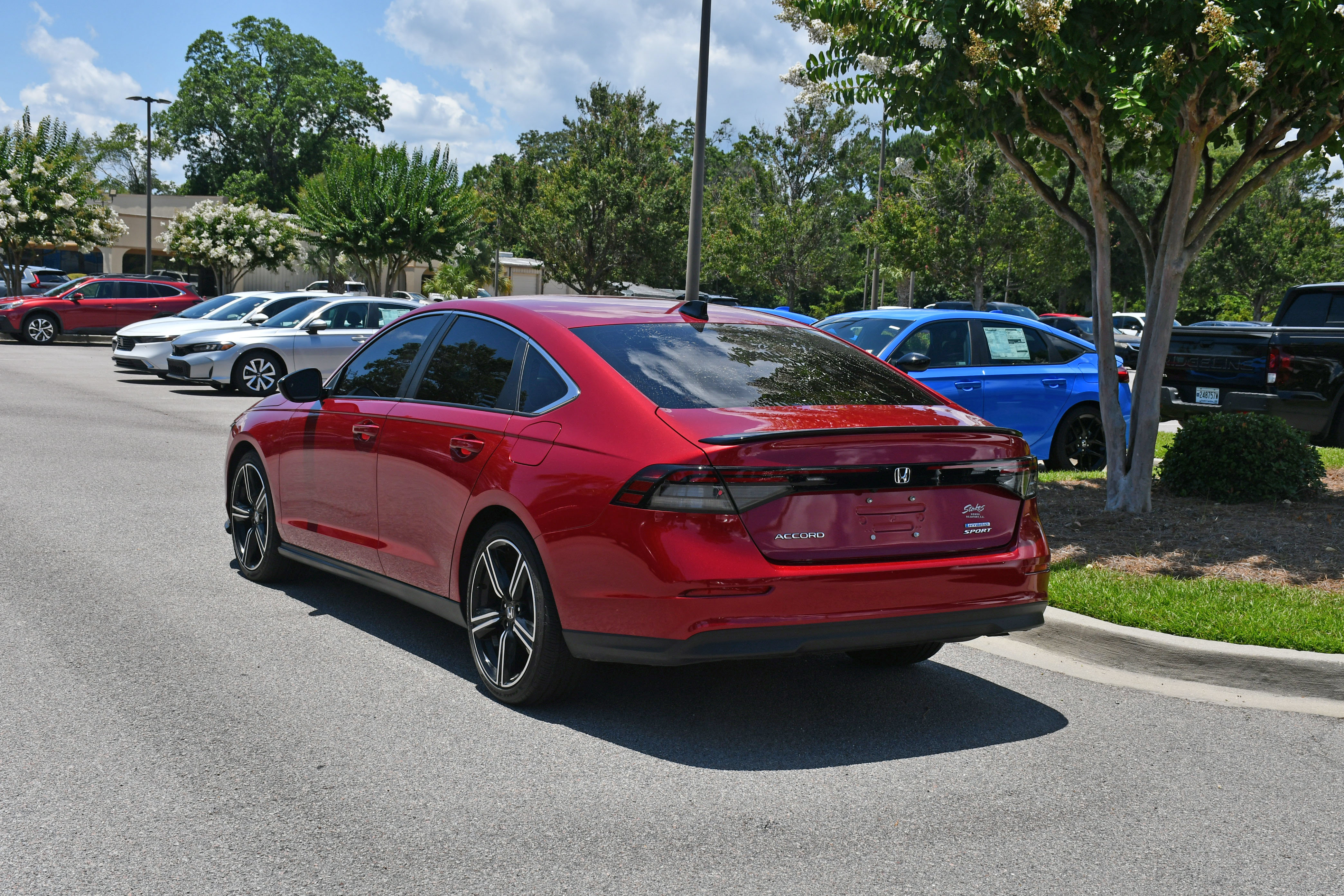 Used 2025 Honda Accord Sport image 3