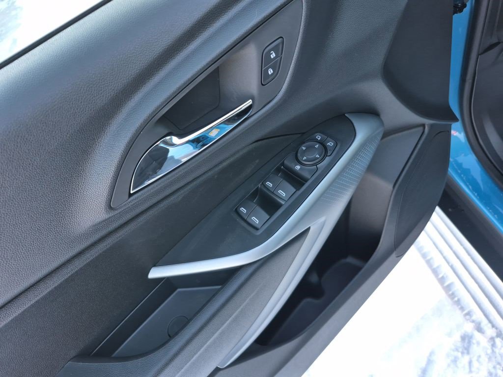 New 2026 Chevrolet Trax LS w/ LS Convenience Package image 11