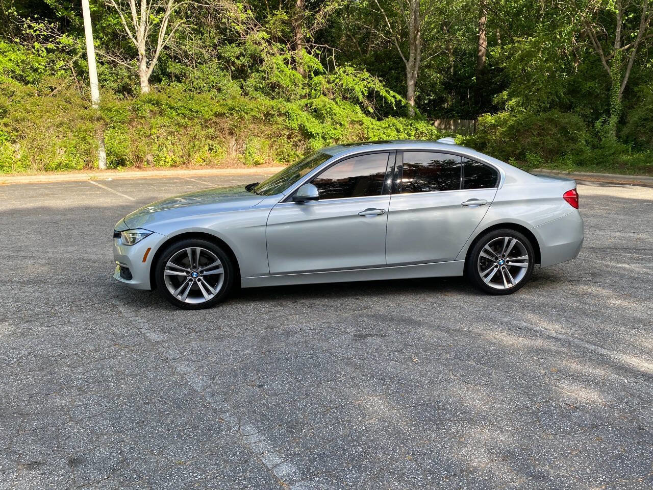 Used 2018 BMW 330i xDrive Sedan AWD/4WD image 8