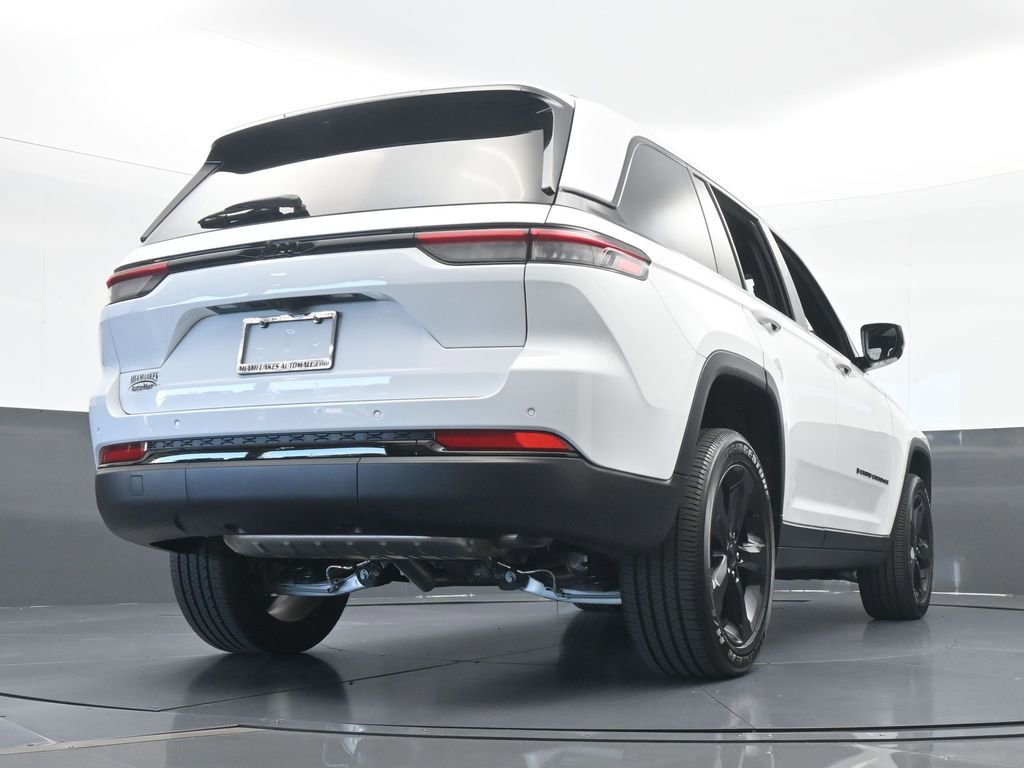 Used 2025 Jeep Grand Cherokee Altitude image 59