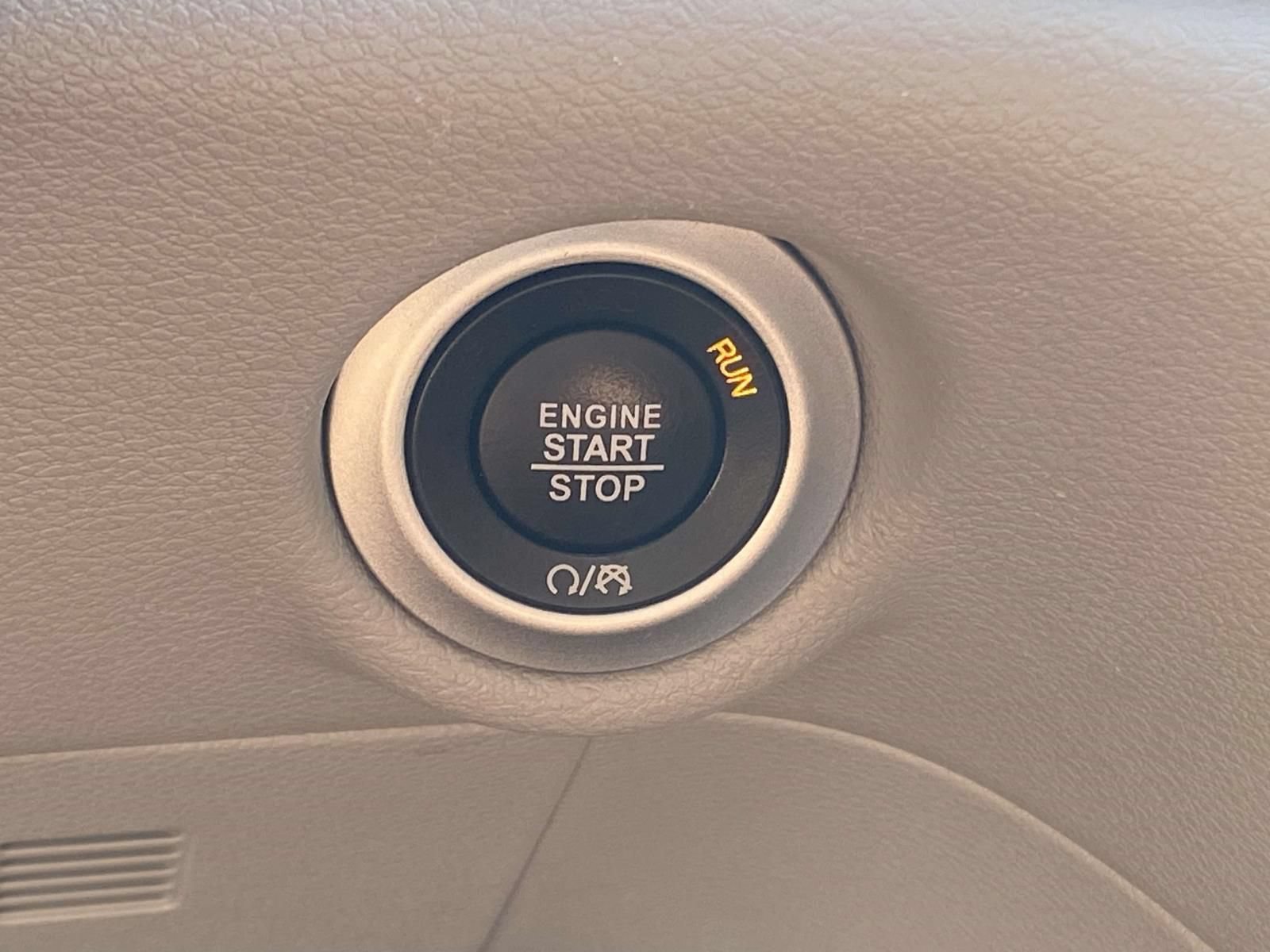 Used 2023 Chrysler Voyager LX FWD image 22