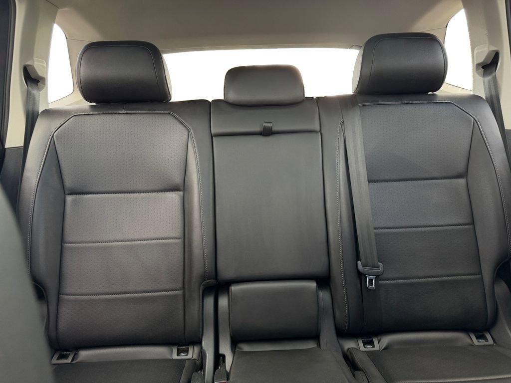 Used 2019 Volkswagen Tiguan SEL AWD/4WD image 14