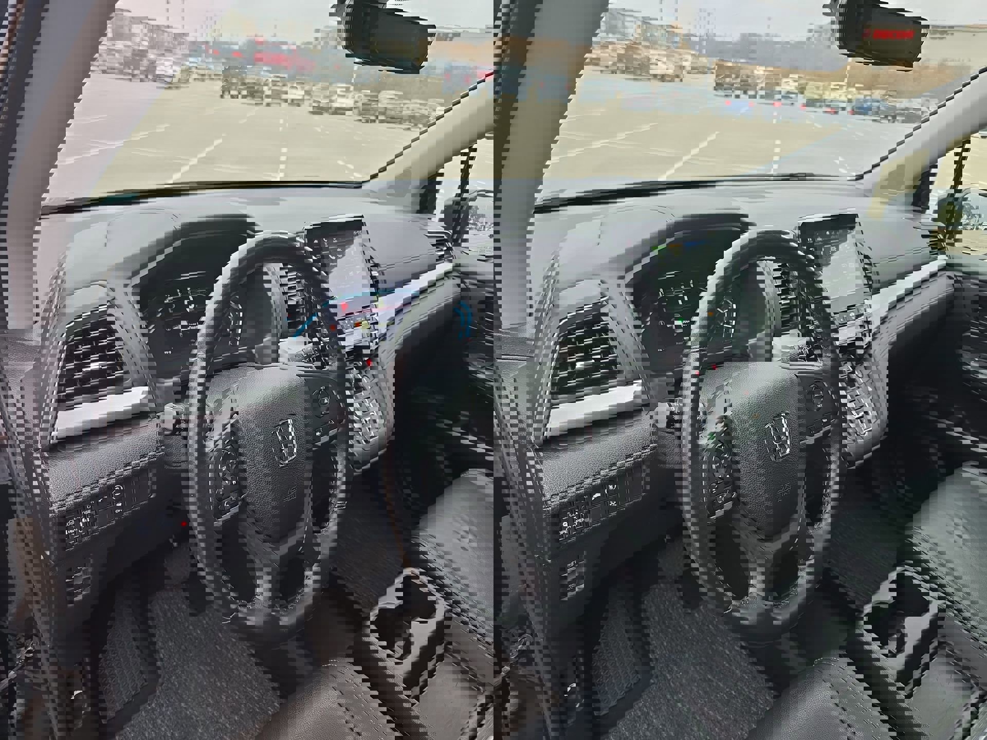 Certified 2024 Honda Odyssey EX-L image 2