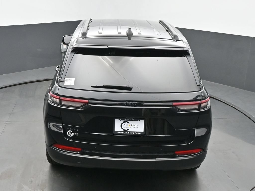 Used 2023 Jeep Grand Cherokee Altitude AWD/4WD image 39