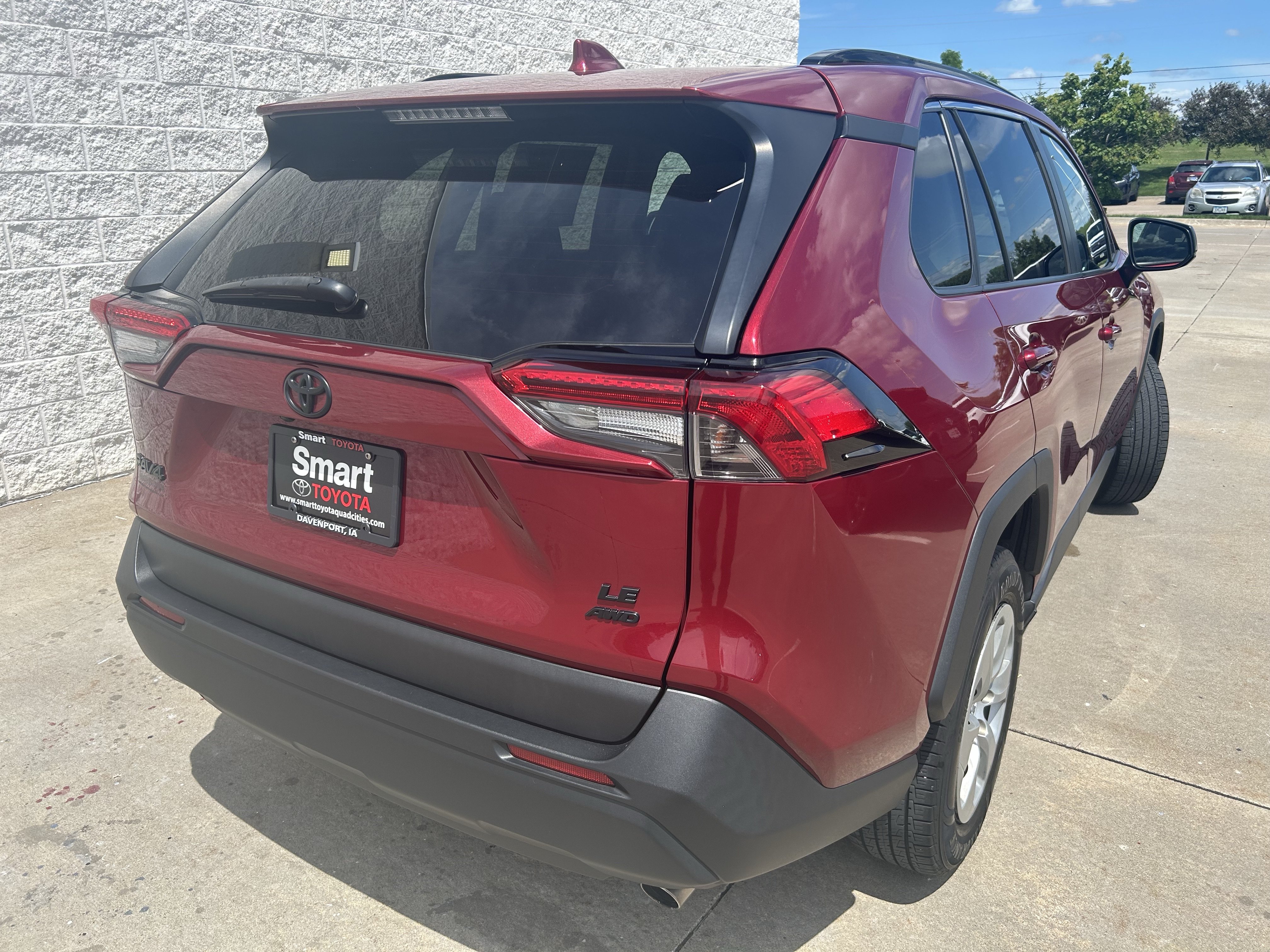 Used 2019 Toyota RAV4 LE AWD/4WD image 6