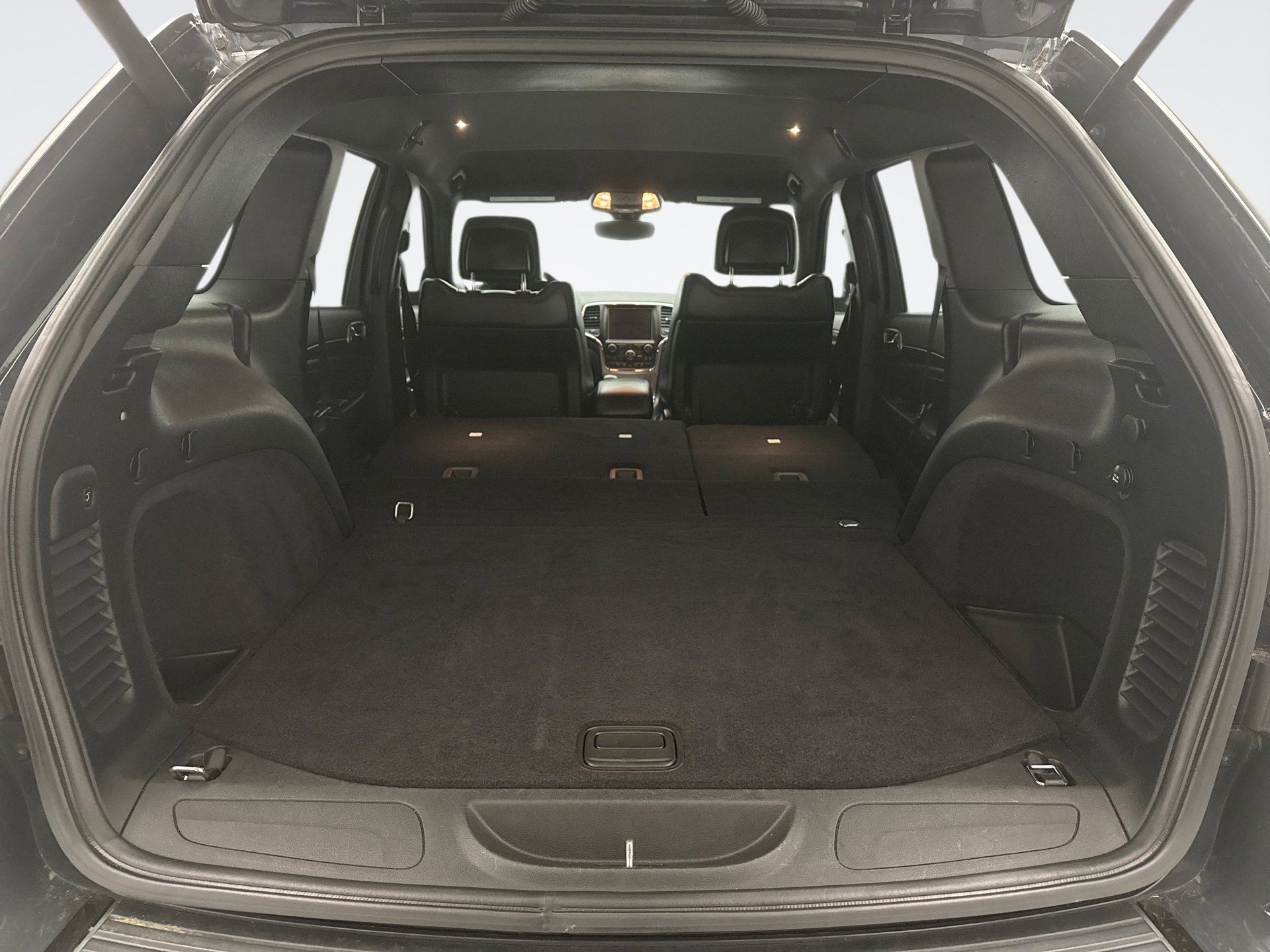 Used 2018 Jeep Grand Cherokee Altitude AWD/4WD image 21
