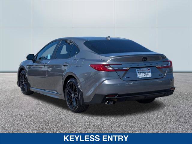 Used 2025 Toyota Camry SE w/ Convenience Package image 3