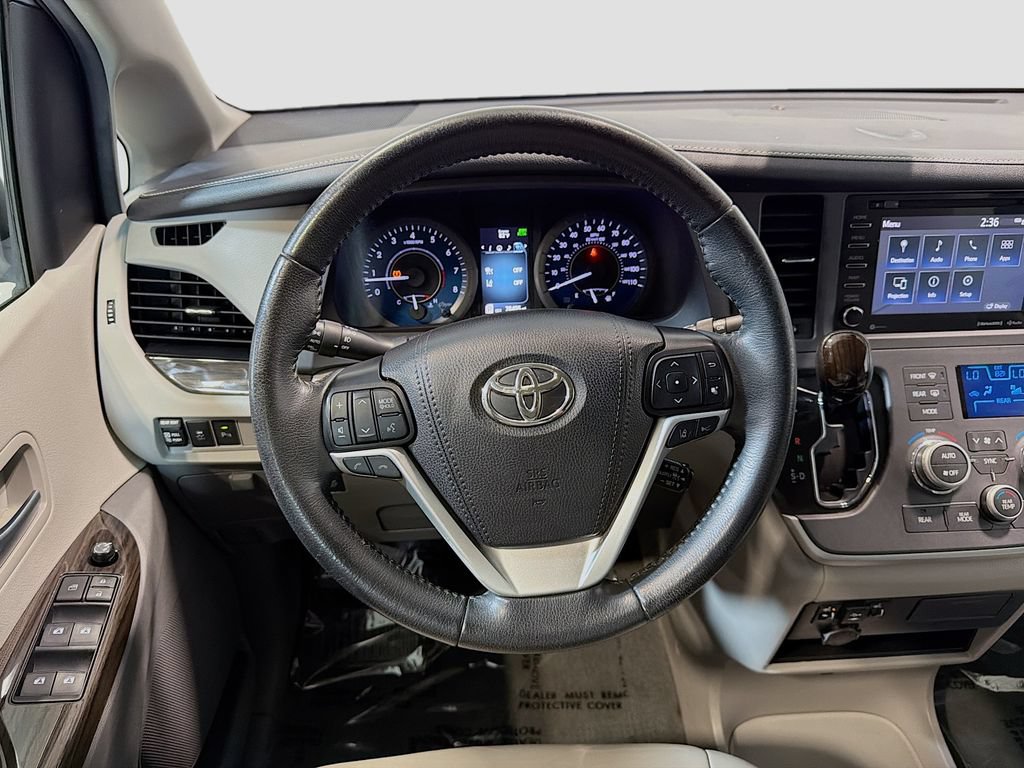 Used 2020 Toyota Sienna XLE w/ XLE Navigation Package AWD/4WD image 24