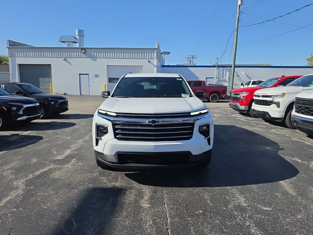 New 2027 Chevrolet Traverse LT w/ Driver Confidence Package FWD image 2