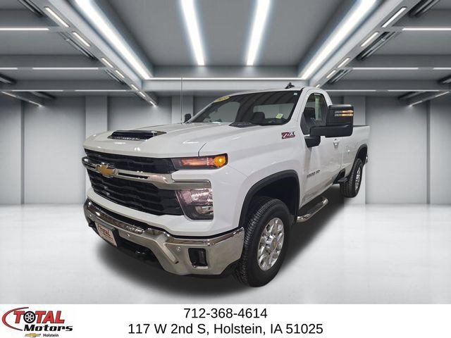 Used 2025 Chevrolet Silverado 3500 LT AWD/4WD image 4