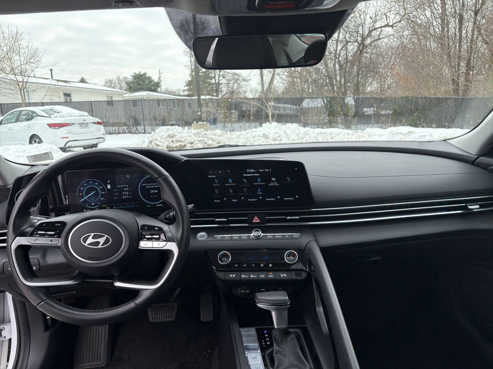 Used 2025 Hyundai Elantra Limited image 34