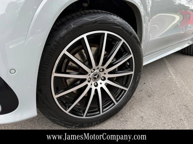 Used 2025 Mercedes-Benz GLS 450 4MATIC image 2