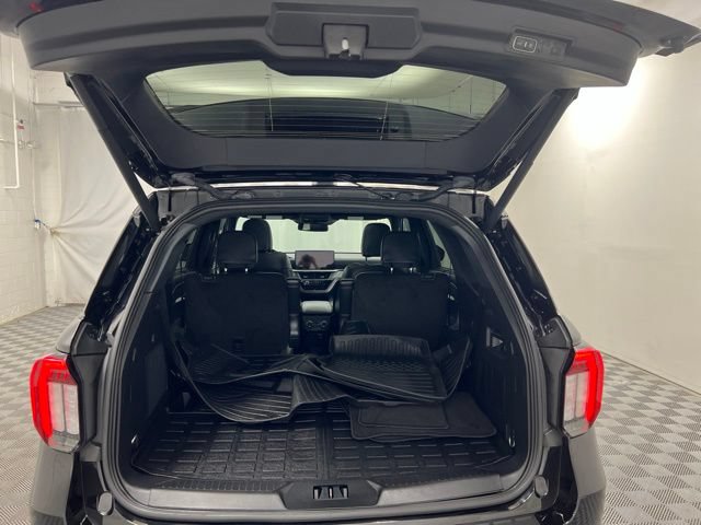 Used 2025 Ford Explorer ST-Line w/ Premium Package AWD/4WD image 8