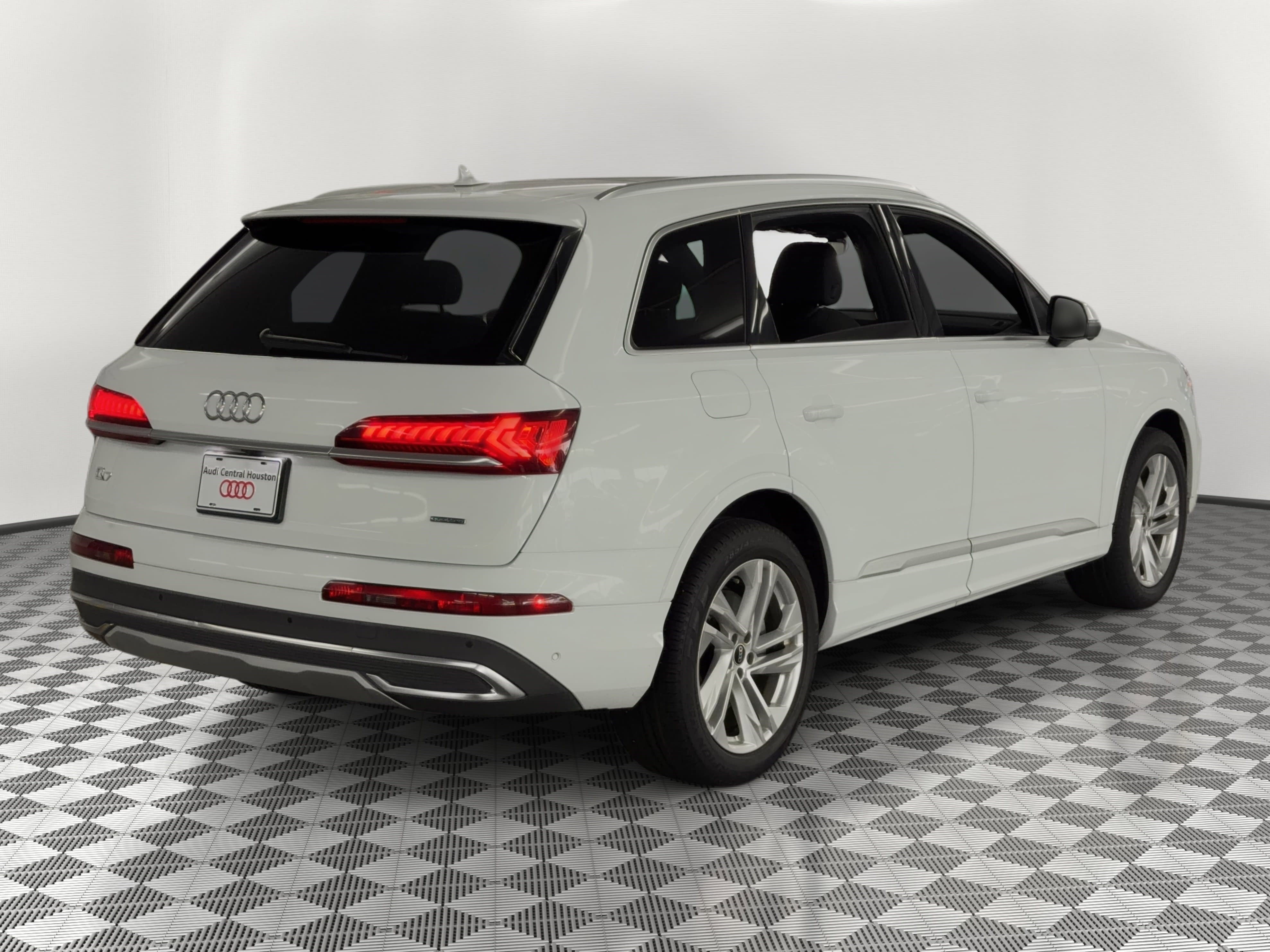 Used 2021 Audi Q7 2.0T Premium Plus AWD/4WD image 9