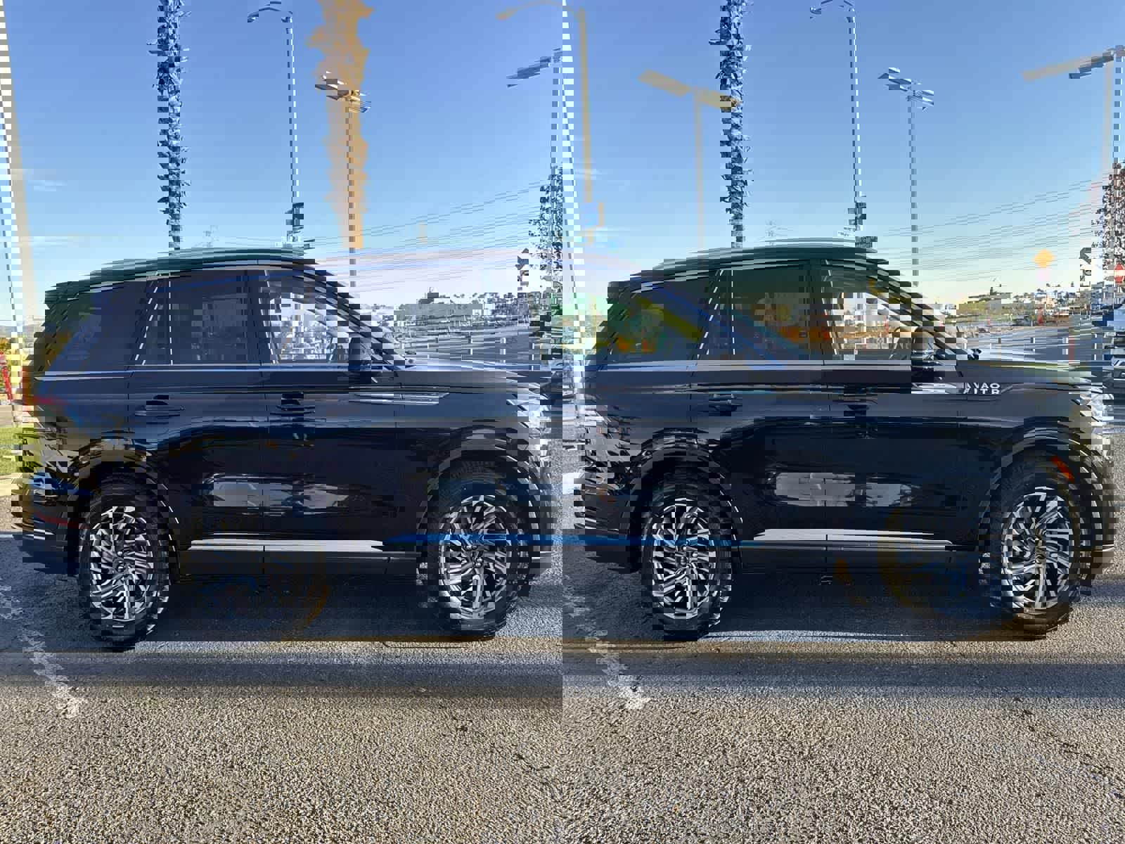 Used 2023 Lincoln Aviator 2WD image 7