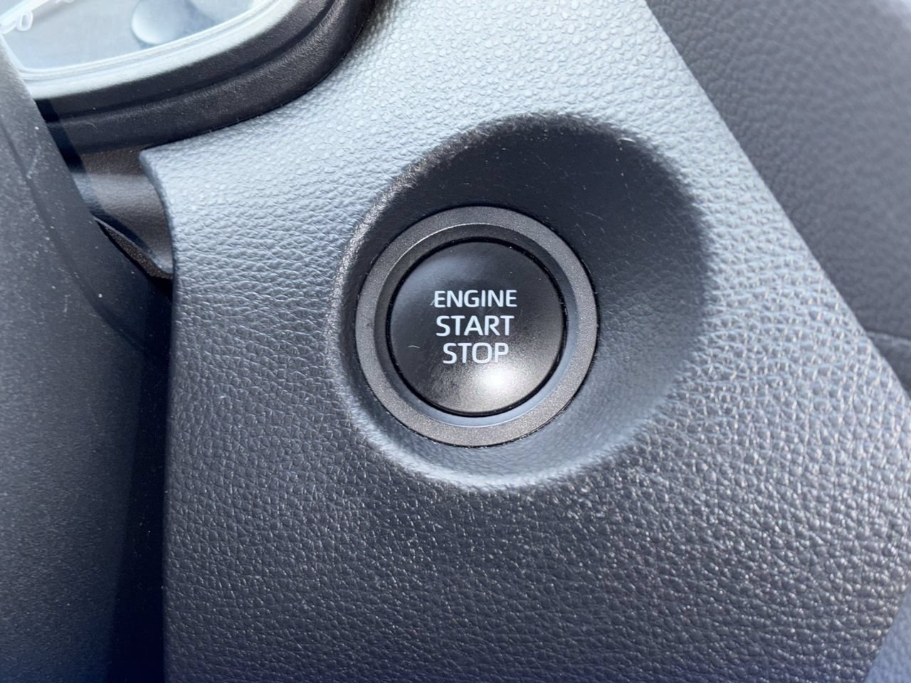 Used 2024 Toyota Corolla Cross LE AWD/4WD image 7
