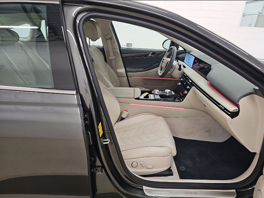 Used 2025 Genesis G80 2.5T Sport Prestige image 8