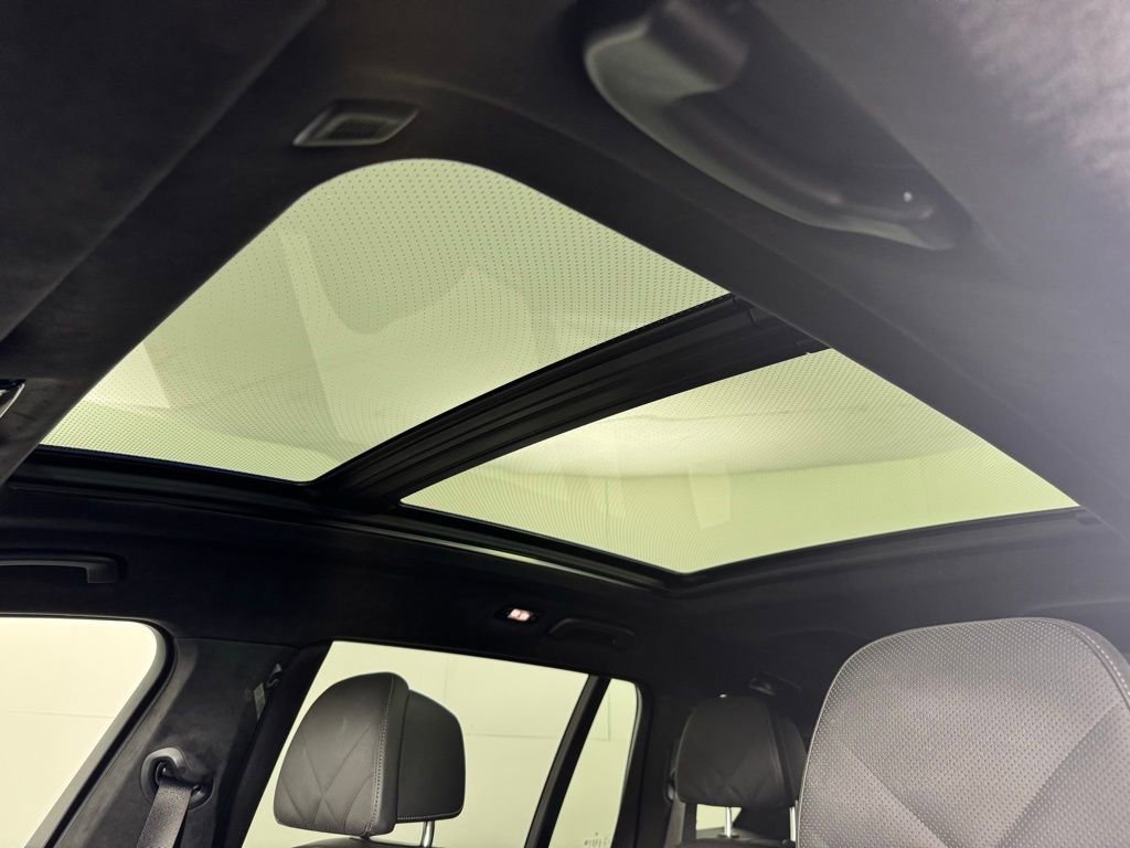 Used 2024 BMW X7 xDrive40i w/ Executive Package image 19