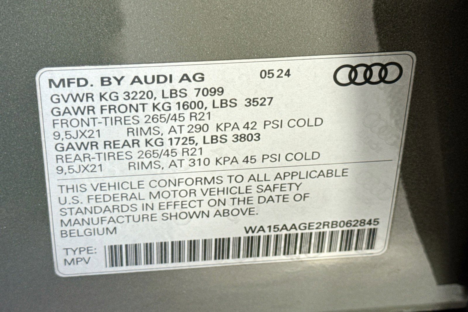 Used 2024 Audi Q8 e-tron Premium Plus w/ Premium Plus Package image 30