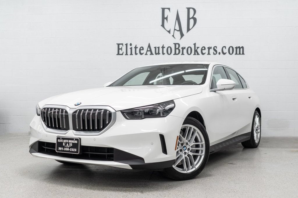 Used 2025 BMW 540i xDrive AWD/4WD image 1