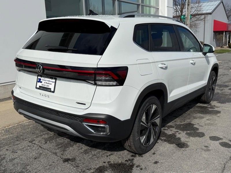 New 2026 Volkswagen Taos SE AWD/4WD image 3