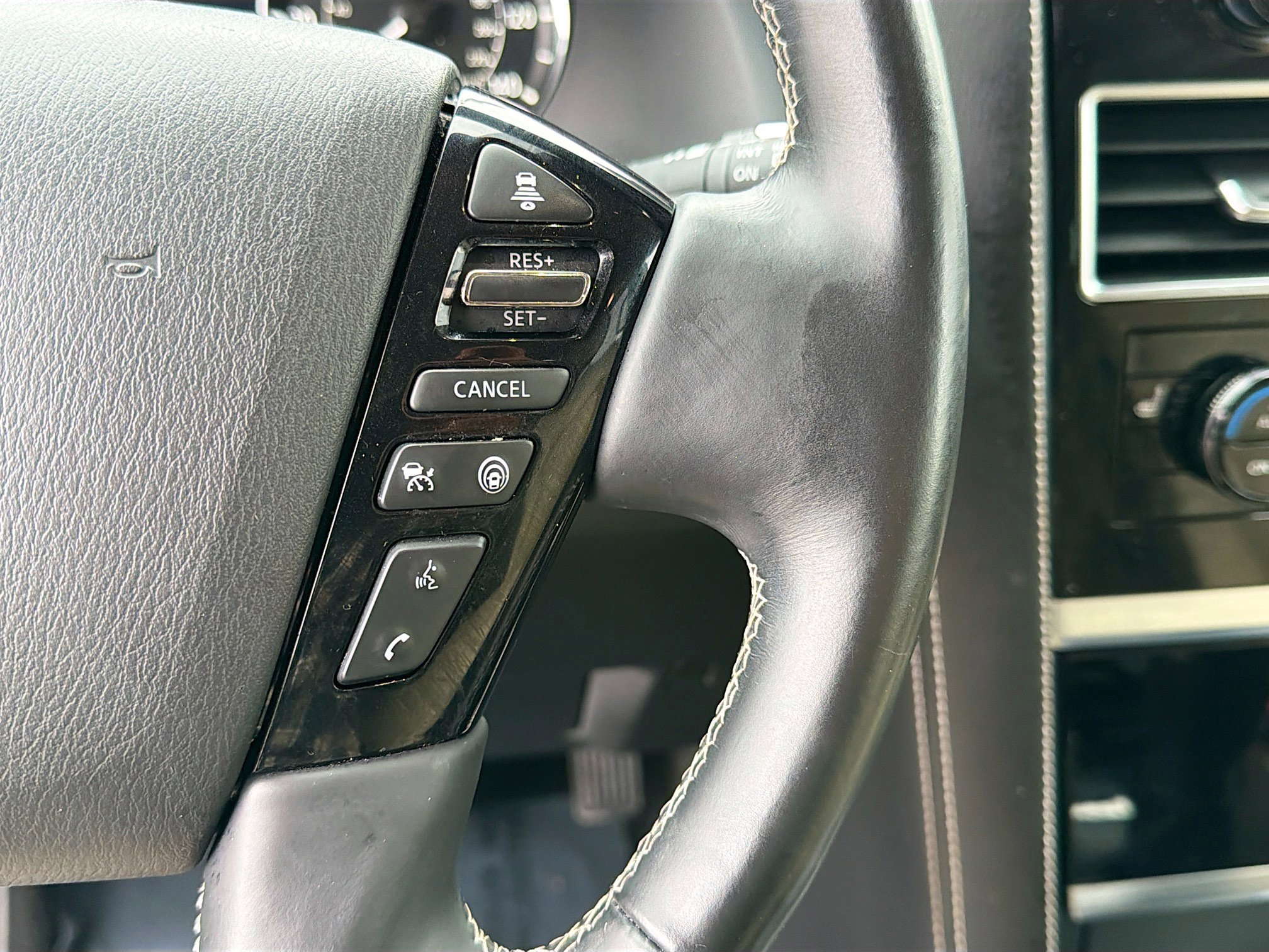 Used 2023 INFINITI QX80 Premium Select w/ Cargo Package image 39