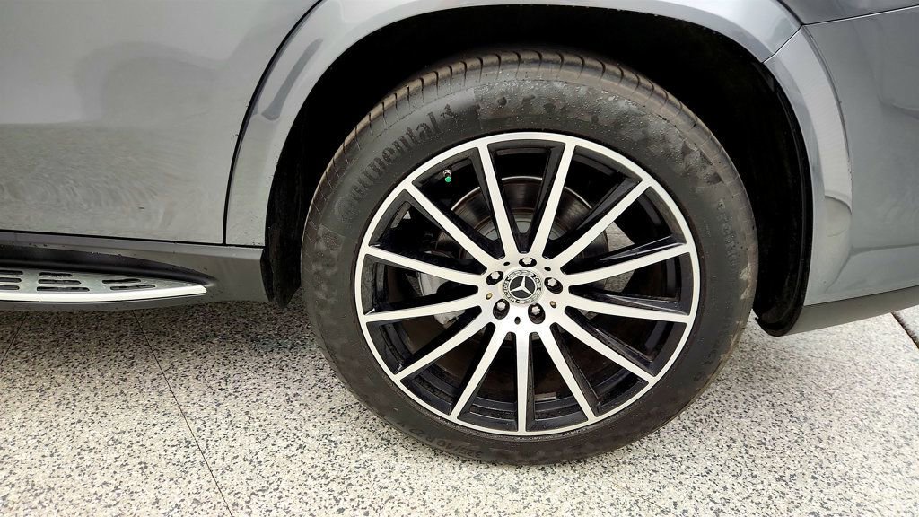 Used 2023 Mercedes-Benz GLS 580 4MATIC image 9