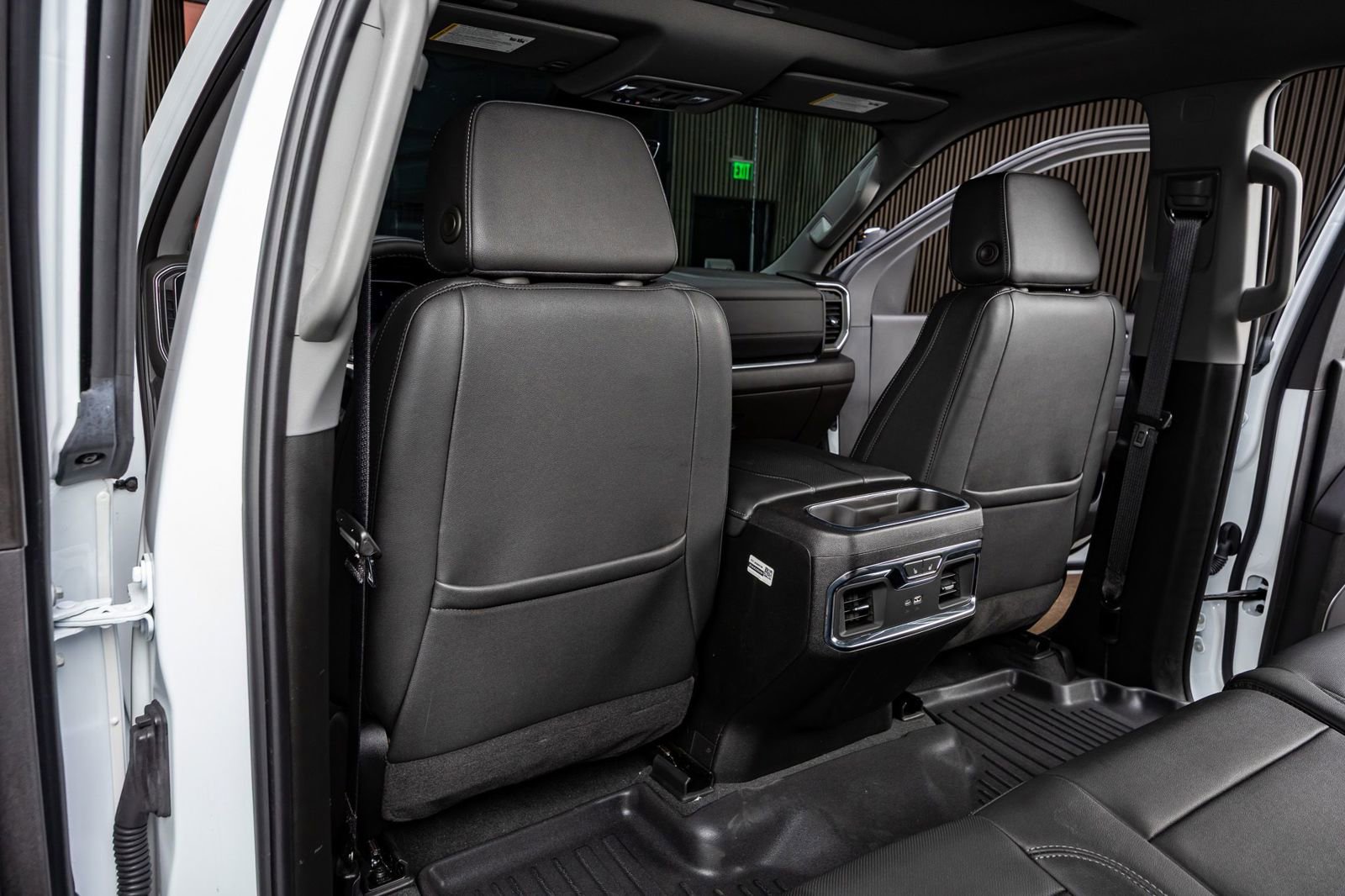 Used 2025 Chevrolet Silverado 3500 LTZ w/ LTZ Plus Package image 33