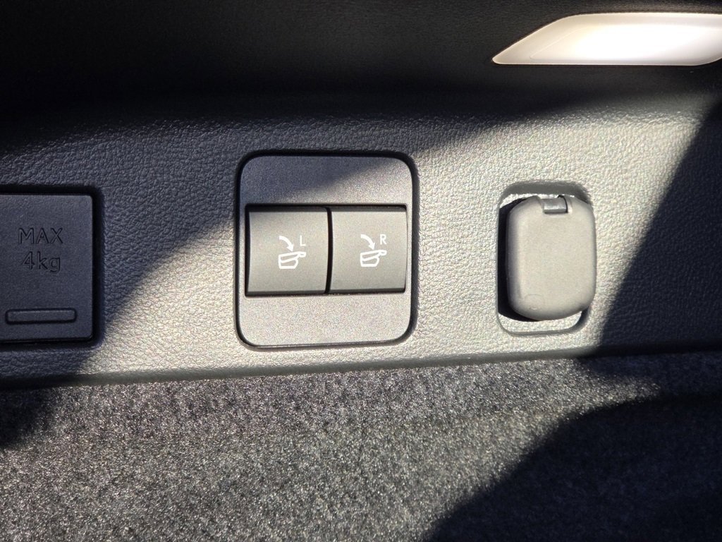 Used 2023 Lexus RX 350h image 32