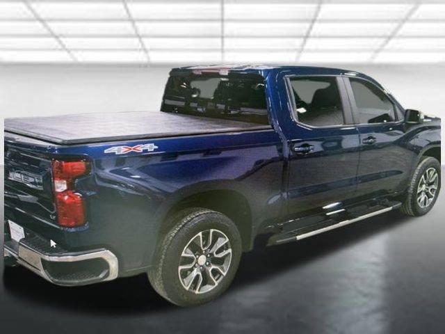Used 2023 Chevrolet Silverado 1500 LT image 2
