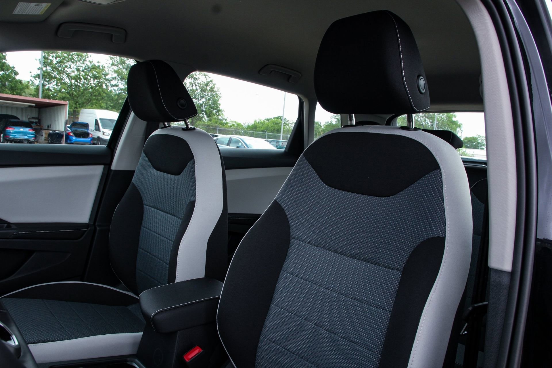 New 2026 Volkswagen Taos SE FWD image 11